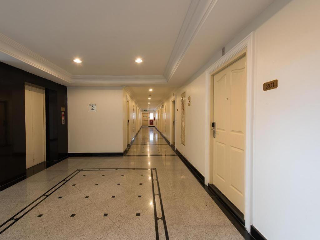 Romance Hotel Srinakarin Бангкок Экстерьер фото