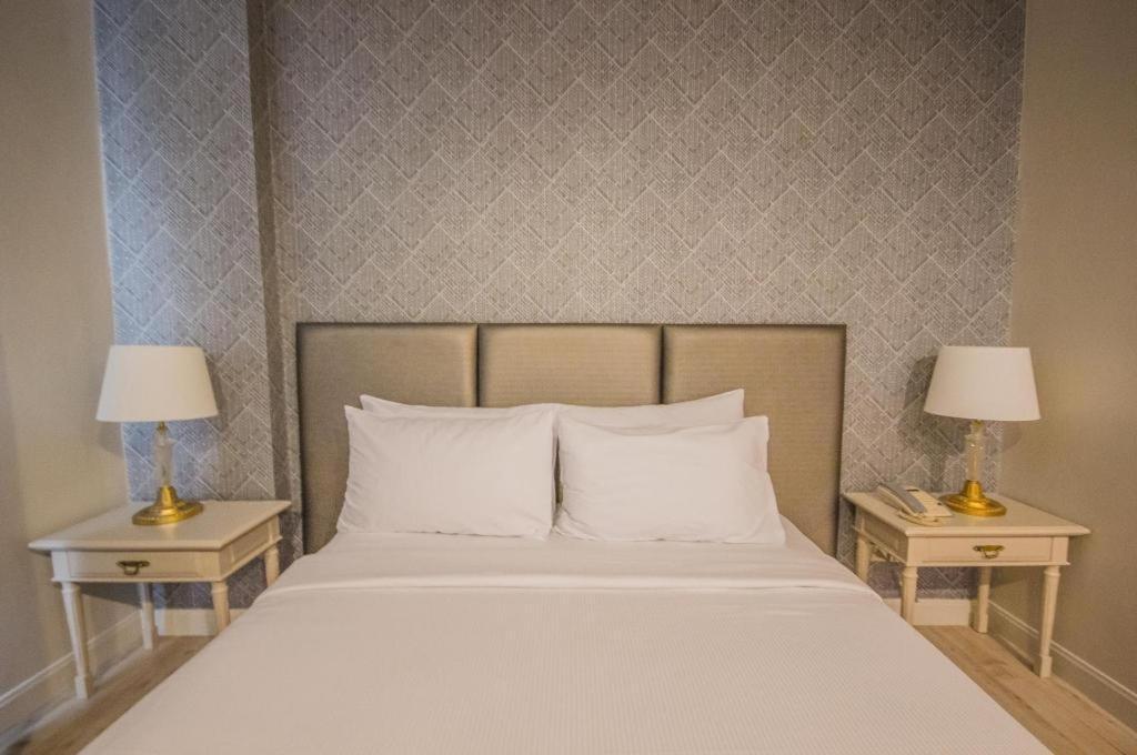 Romance Hotel Srinakarin Бангкок Экстерьер фото