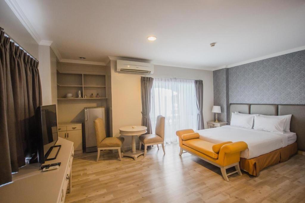 Romance Hotel Srinakarin Бангкок Экстерьер фото